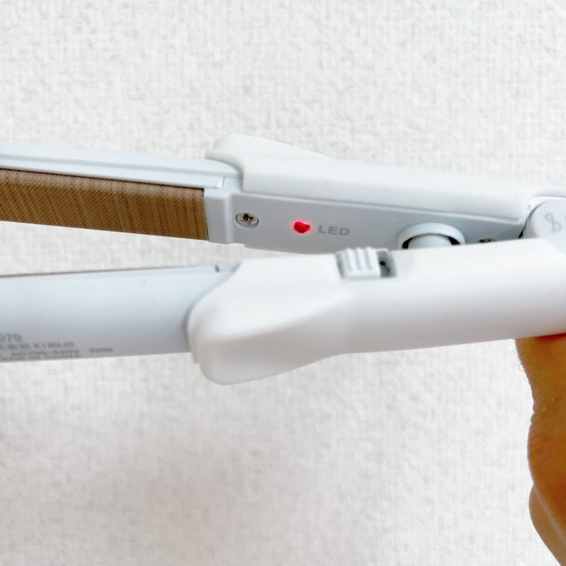 KINUJO/絹女 ミニアイロンの温度調整ランプ